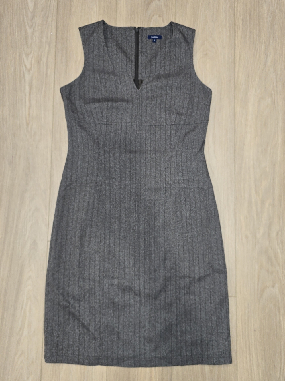 Reitmans Gray Pinstripe Sleeveless Sheath Business Career Dress Size 9
